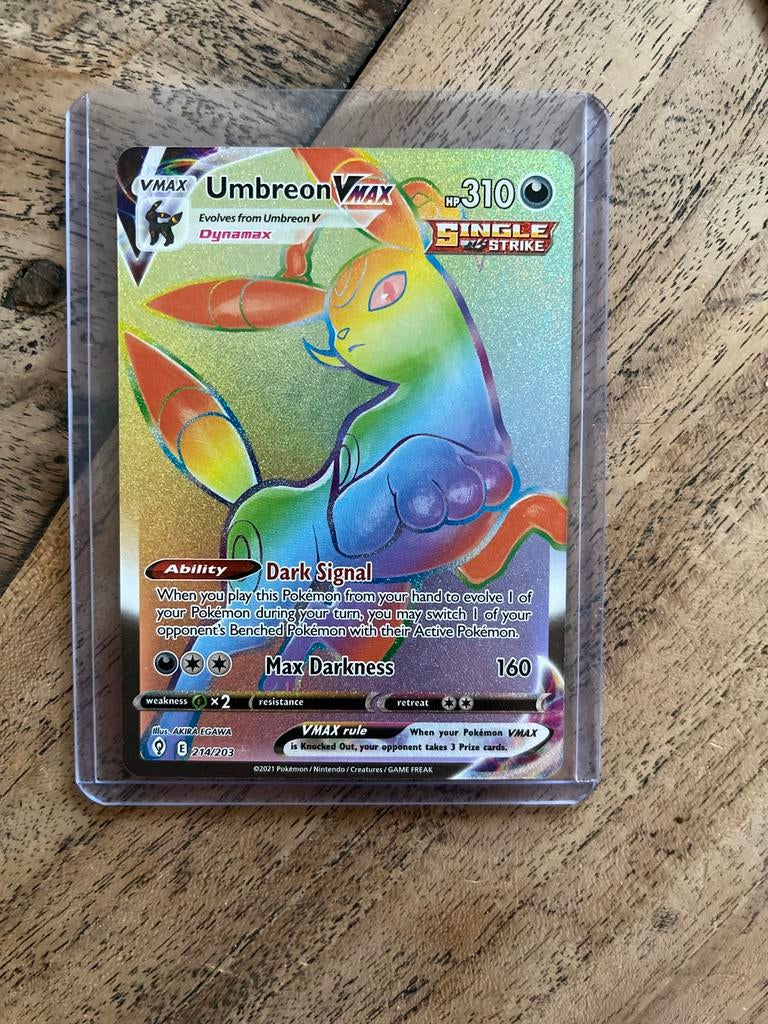 Umbreon VMAX Rainbow Rare (215/203) Pokémon kaart, Hobby en Vrije tijd, Verzamelkaartspellen | Pokémon, Ophalen, Zo goed als nieuw
