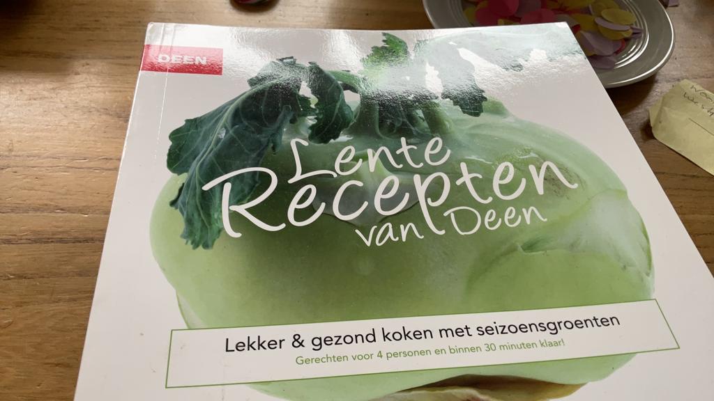 Deen ,lente ,zomer, herfst ,winter 4 kookboeken, Ophalen of Verzenden, Gelezen