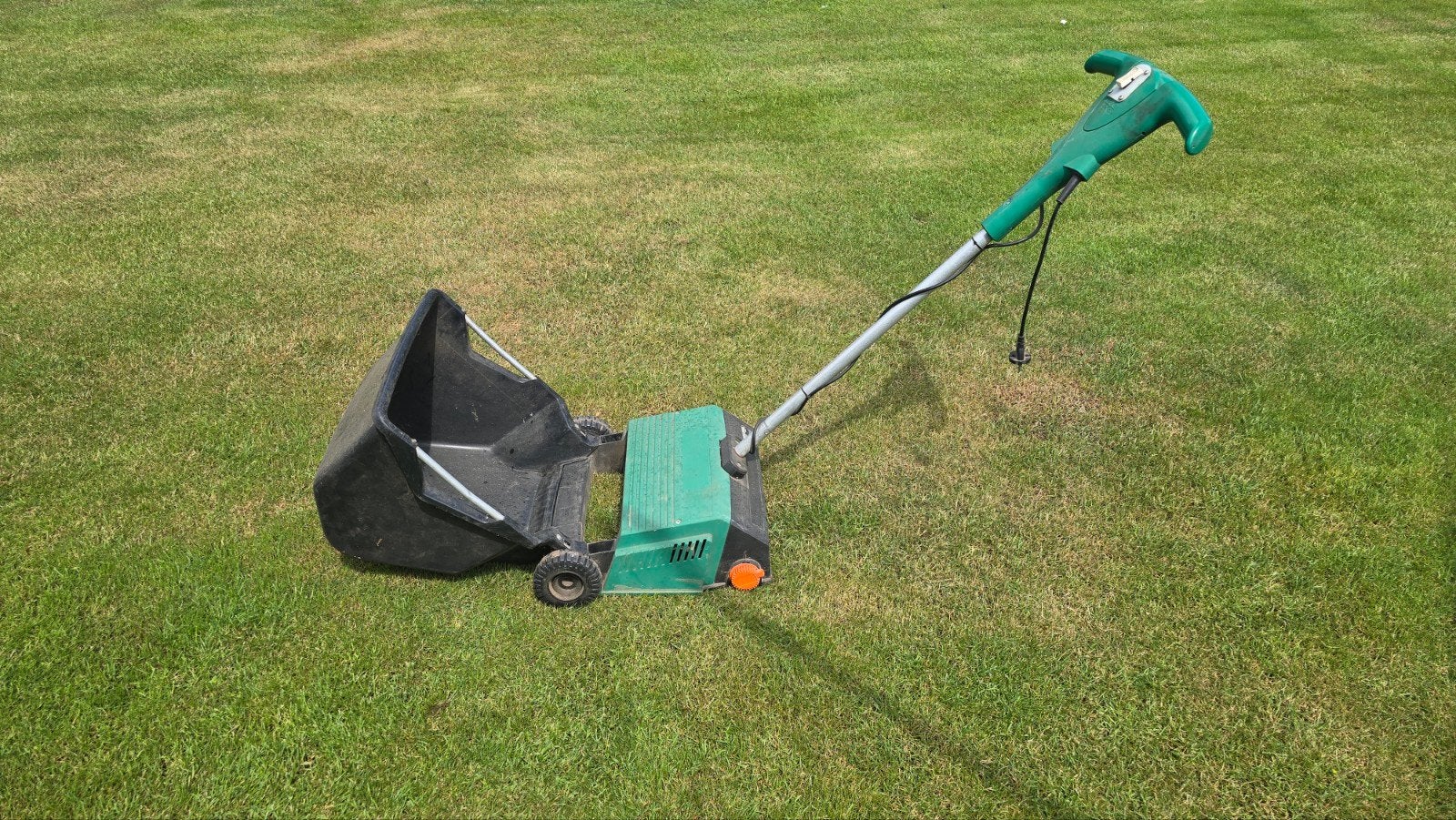 Black & Decker GD200 Verticuteermachine 400W met opvangbak, Tuin en Terras, Ophalen of Verzenden, Gebruikt, Elektrisch, Black & Decker