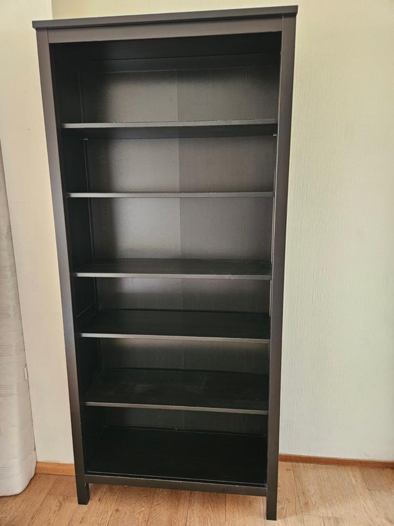 2x Ikea donkerbruine Boekenkasten met Verstelbare Planken, Ophalen, Met plank(en), Gebruikt, 50 tot 100 cm