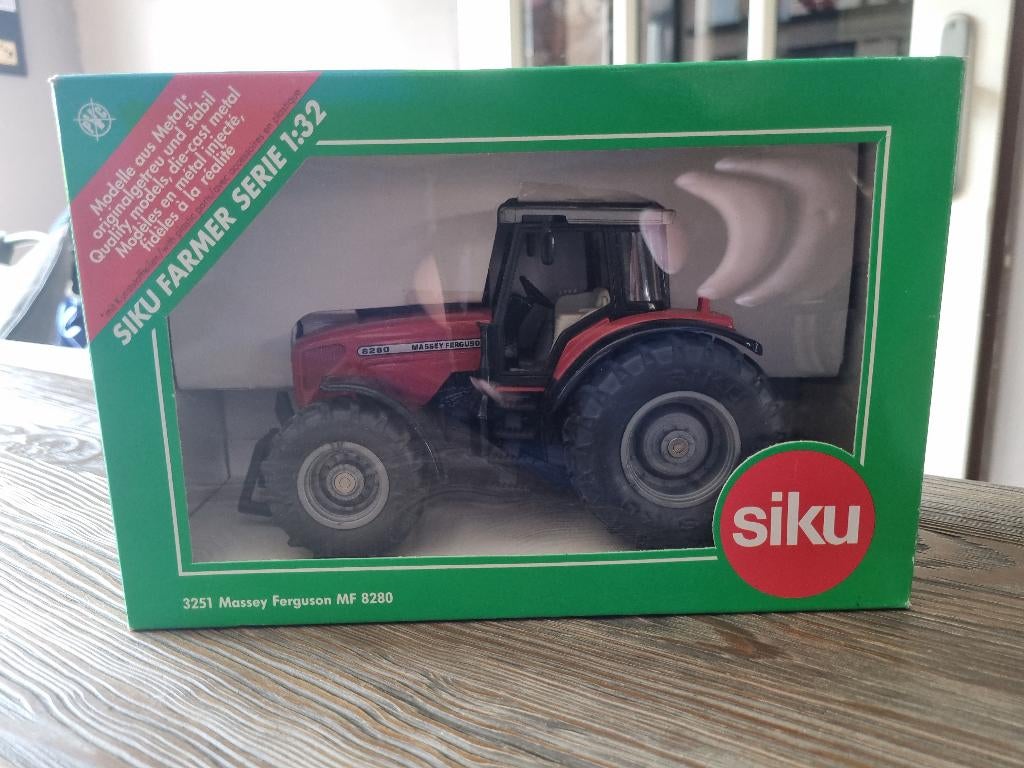 SIKU 3251 Massey Ferguson MF 8280, Ophalen of Verzenden, Zo goed als nieuw, Tractor of Landbouw, SIKU