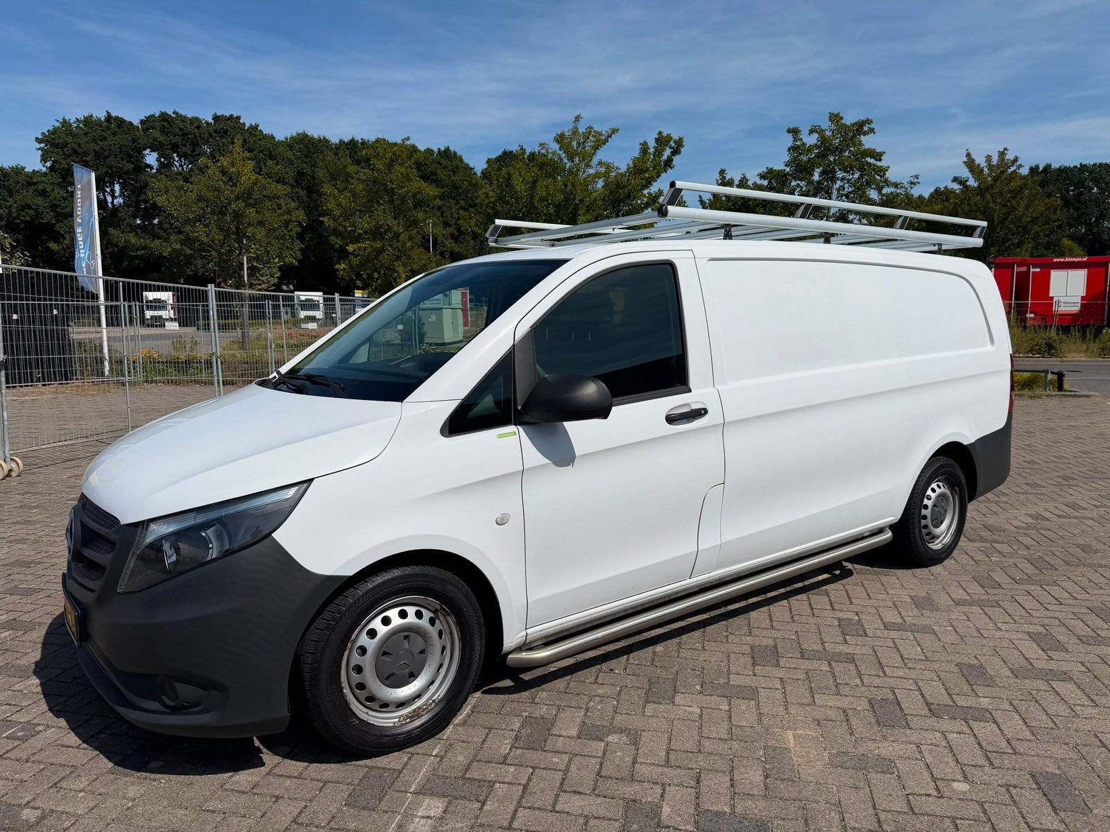 Mercedes-Benz Vito Bestelbus – Nette werkbus met inrichting, Stof, Zwart, 4 cilinders, Wit