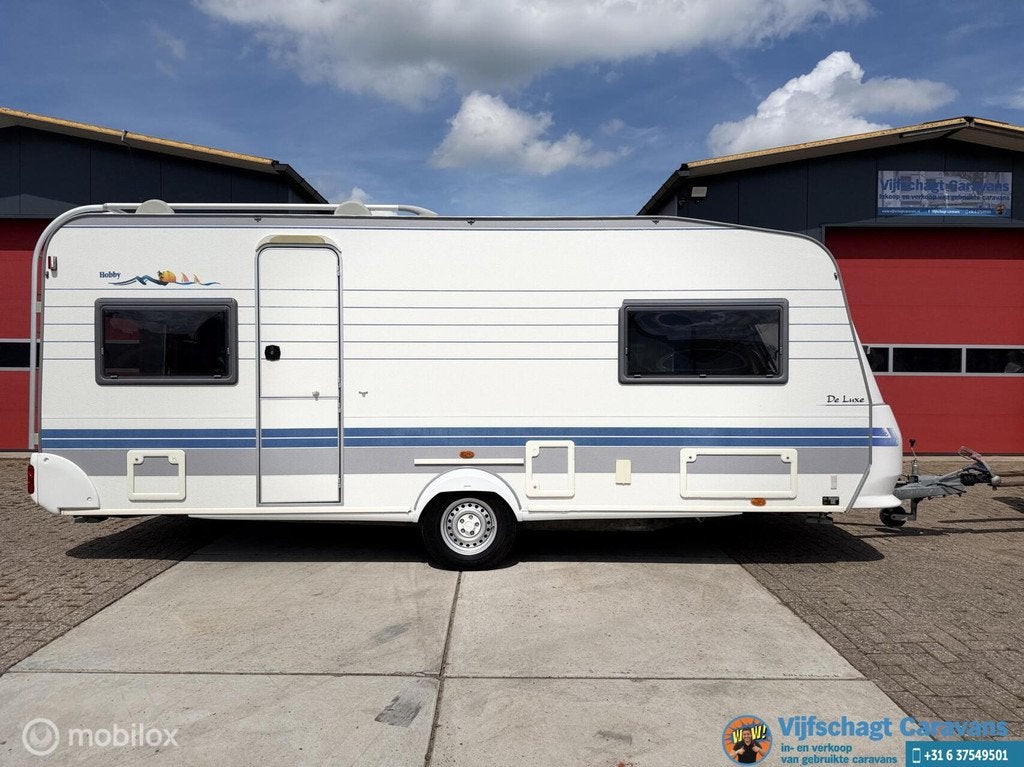 Hobby De Luxe Easy 540 UL incl voortent en luifel, Hobby, 7 tot 8 meter, Bedrijf, Tot en met 4