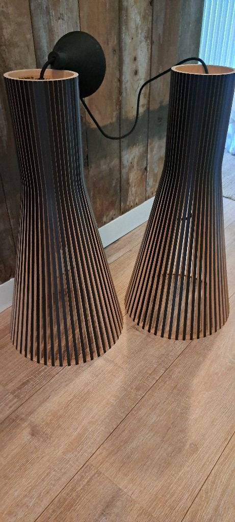 2 houten design hanglampen merk : secto design, Huis en Inrichting, Lampen | Hanglampen, Ophalen, 50 tot 75 cm, Design hanglamp