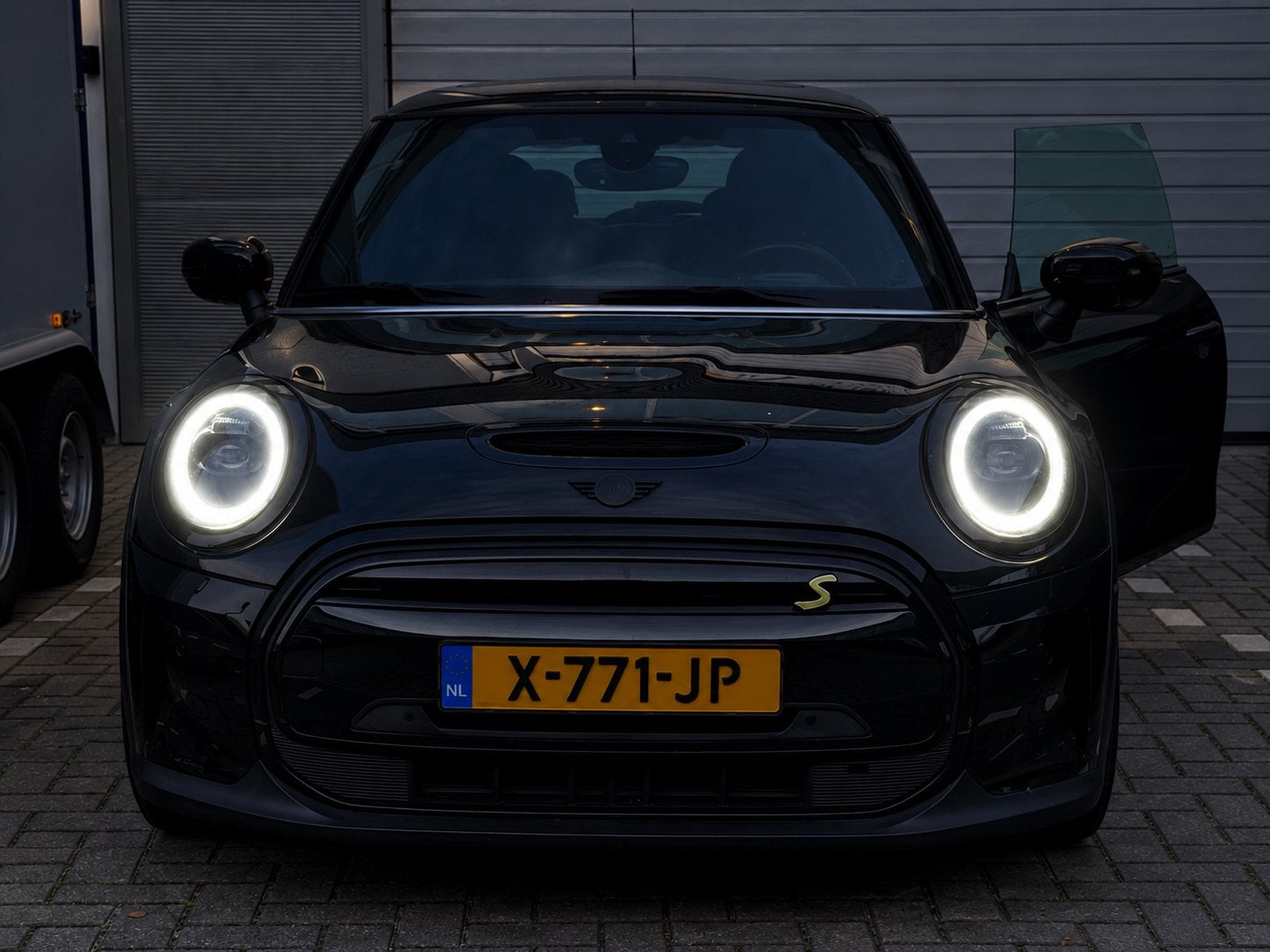 MINI Cooper SE Camden | Panoramadak | 19.312 km | 184 pk, Auto's, 0 cilinders, 50 €/maand, 4 stoelen, Elektrisch