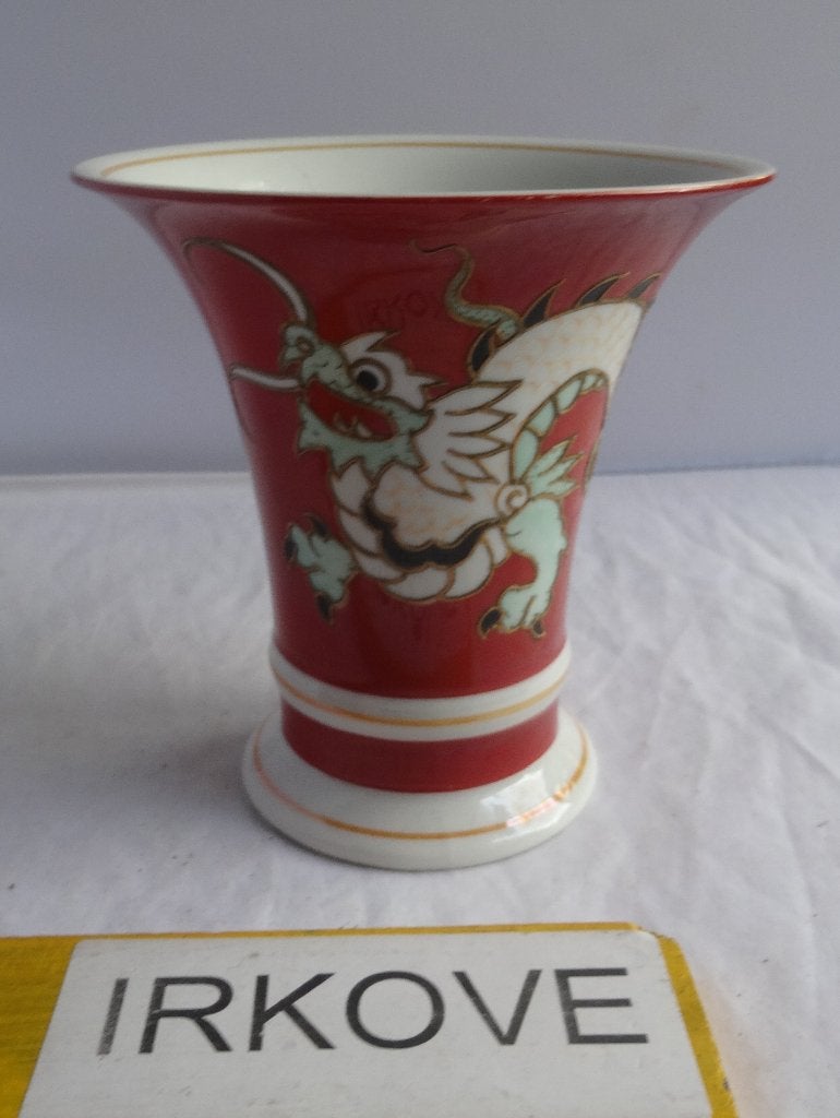 VAAS OF BEKER MET DRAAK * Porselein *, Verzenden
