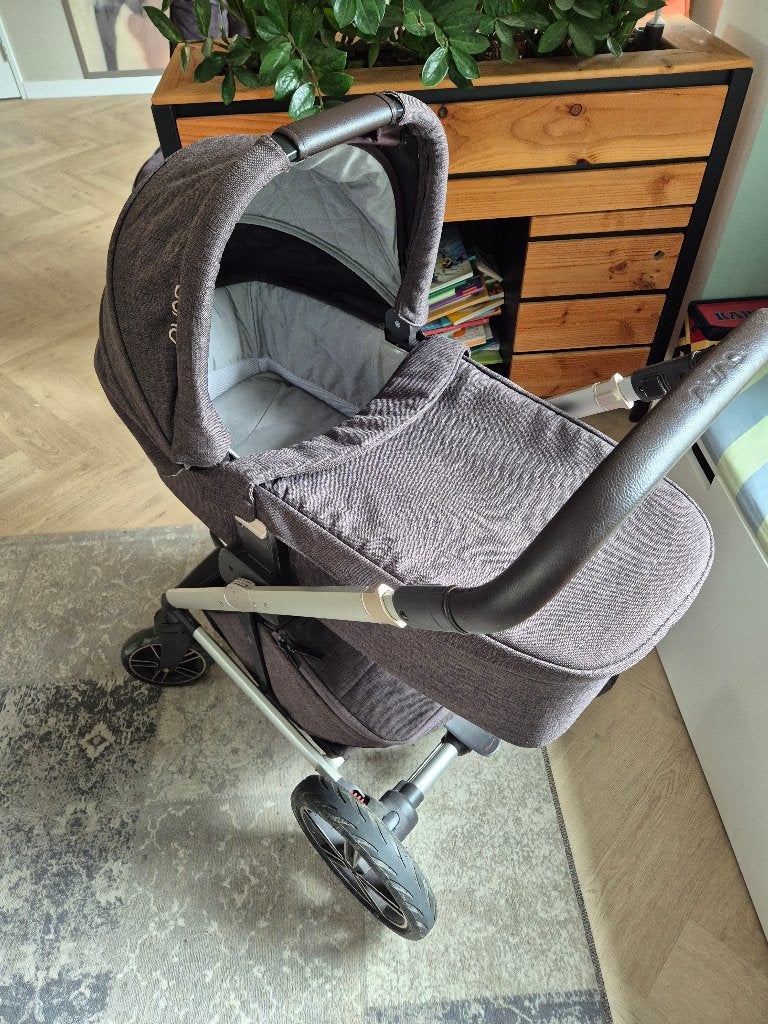 Nuna Ivvy Savi kinderwagen + reiswieg + accesoires, Kinderen en Baby's, Kinderwagens en Combinaties, Gebruikt, Combiwagen, Verstelbare duwstang