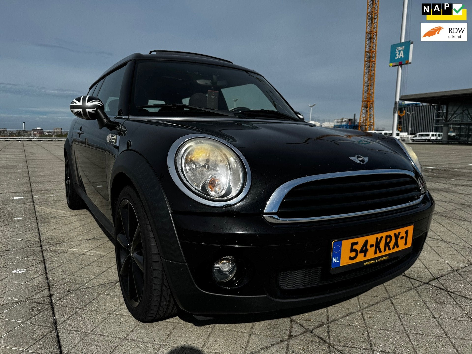 Mini Clubman 1.4 One Anniversary MK II CRUISE AIRCO PANO NAP, Auto's, Voorwielaandrijving, Dealer onderhouden, Stof, Gebruikt