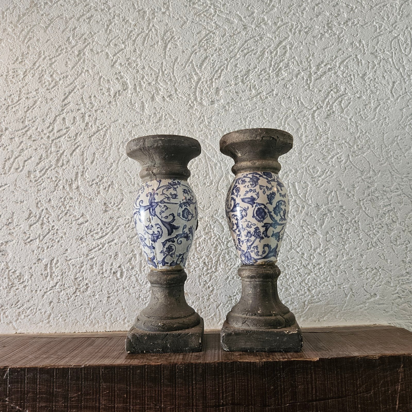 Set van 2 Delfts Blauw-stijl kandelaars, Antiek en Kunst, Ophalen, Keramiek of Aardewerk