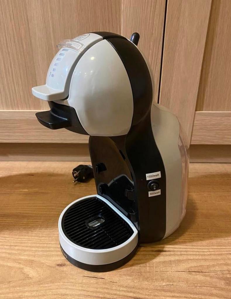 Dolce gusto mini me omgebouwd voor camper of vrachtauto, Witgoed en Apparatuur, Koffiezetapparaten, Zo goed als nieuw, Koffiepads en cups