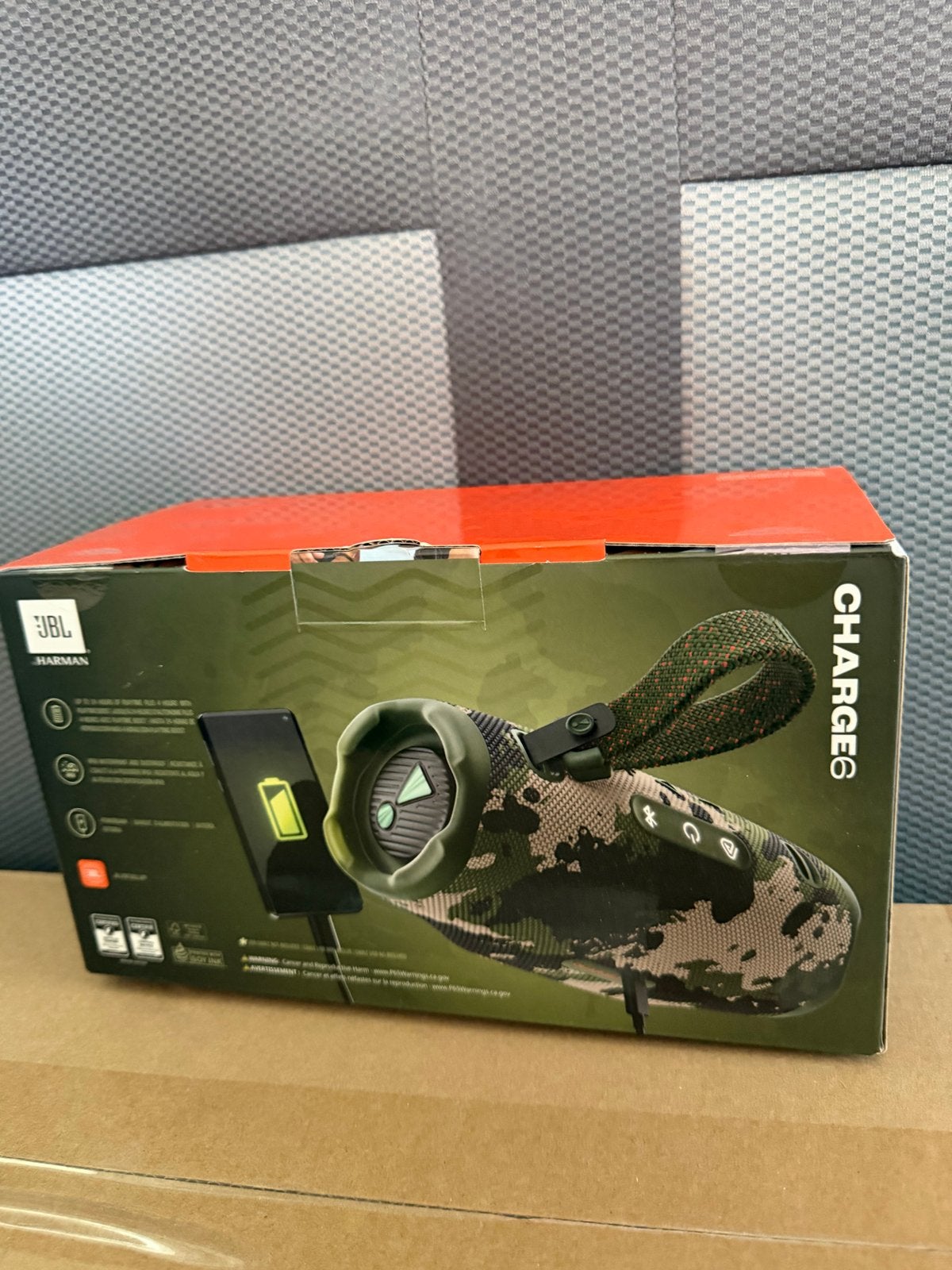 Foto 3 van JBL Charge 6 Draagbare Bluetooth Speaker Camouflage