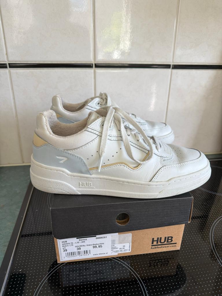 HUB Dames Sneakers Maat 39 - Zo goed als nieuw, Ophalen of Verzenden, Zo goed als nieuw, Wit, Sneakers of Gympen