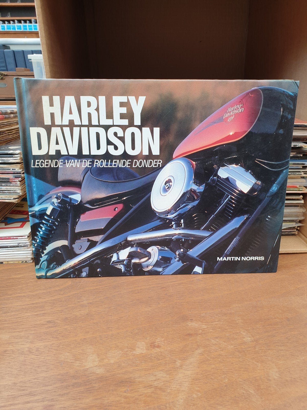 Harley Davidson , legende van de rollende donder (101), Ophalen of Verzenden, Gelezen