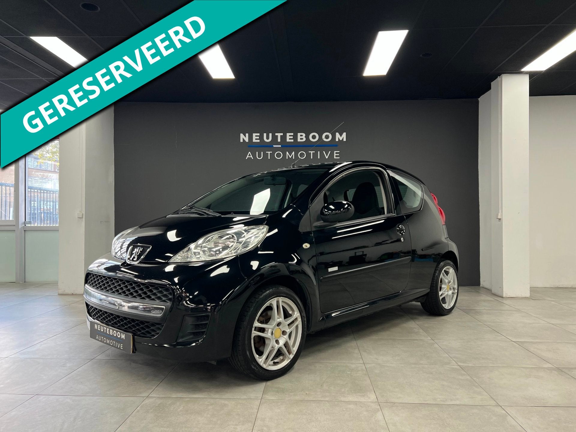 Peugeot 107 1.0-12V Millesim 200 | Eerste eigenaar, Auto's, Voorwielaandrijving, Euro 5, Stof, Gebruikt