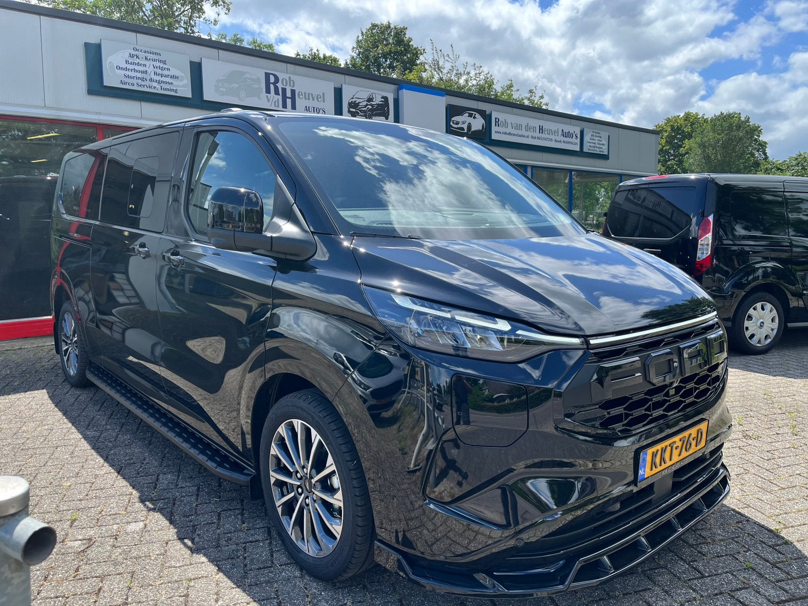 Ford Tourneo Custom  2.5 Phev 233pk L2h1 340 CVT 2026 8 pers, Lichtsensor, Hybride Elektrisch/Benzine, 22 km/l, Ford A1 Star Collection