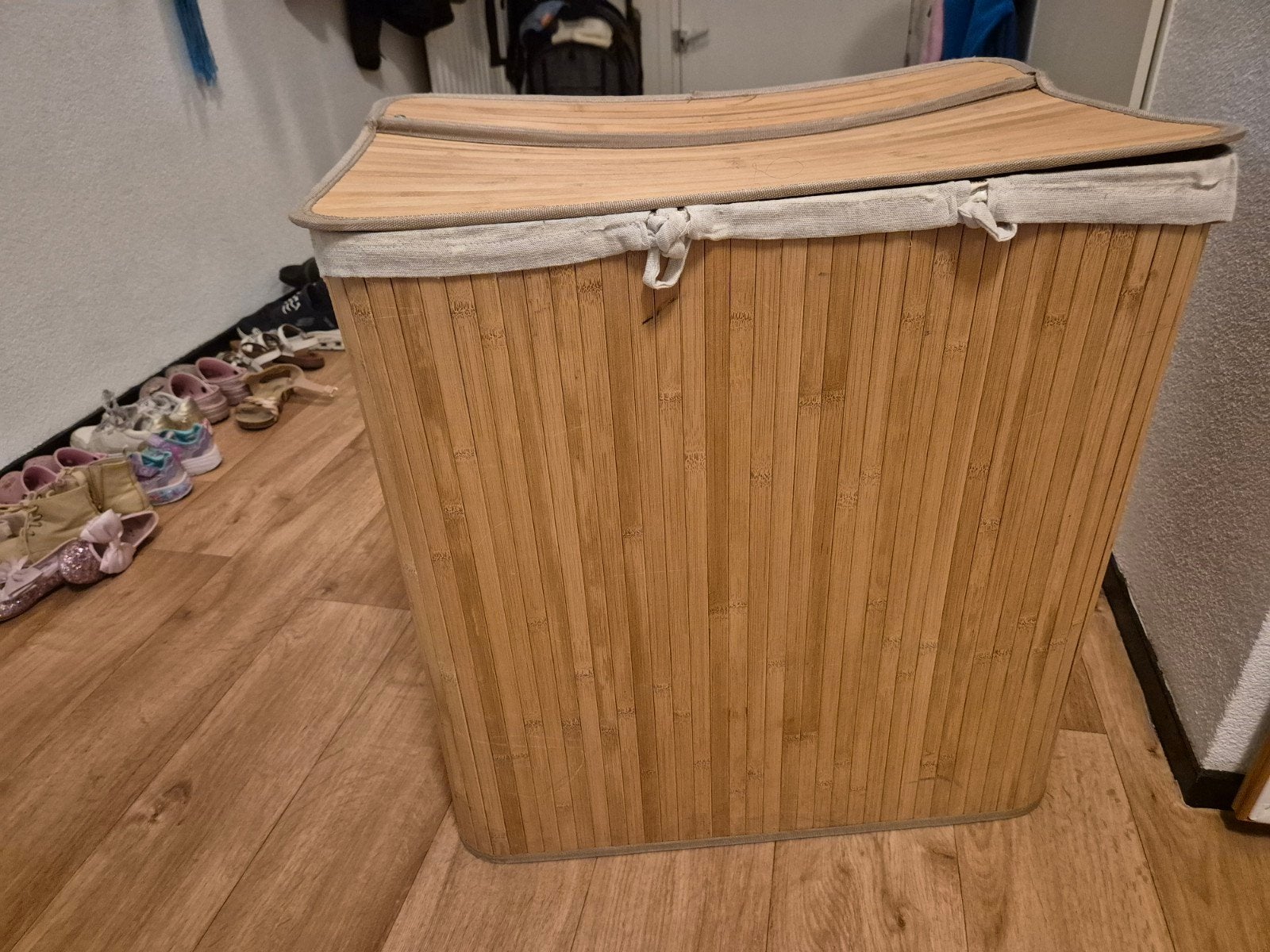 Bamboe wasmand met 3 vakken, Ophalen, Hout, Gebruikt, Landelijk