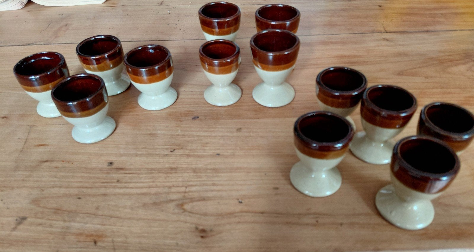 13 vintage retro keramiek eierdopjes bruin beige gestreept, Verzamelen, Ophalen of Verzenden, Huis en Inrichting