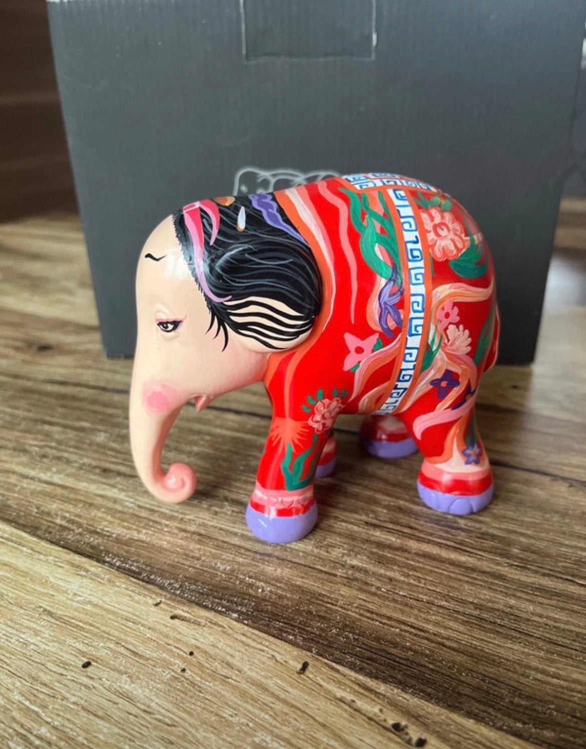 Elephant Parade "Miss Tokyo" 10 cm met doos en certificaat, Ophalen of Verzenden, Zo goed als nieuw, Dier