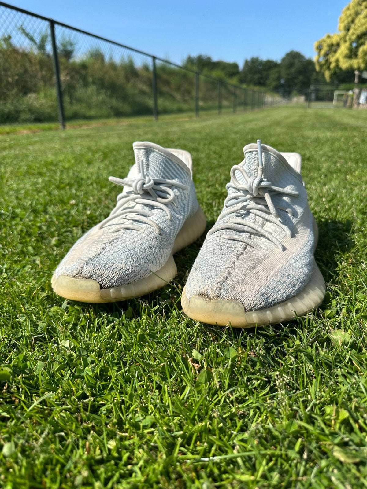 Yeezy Boost 350 V2 - Zo goed als nieuw, Ophalen of Verzenden, Zo goed als nieuw, Blauw, Sneakers of Gympen