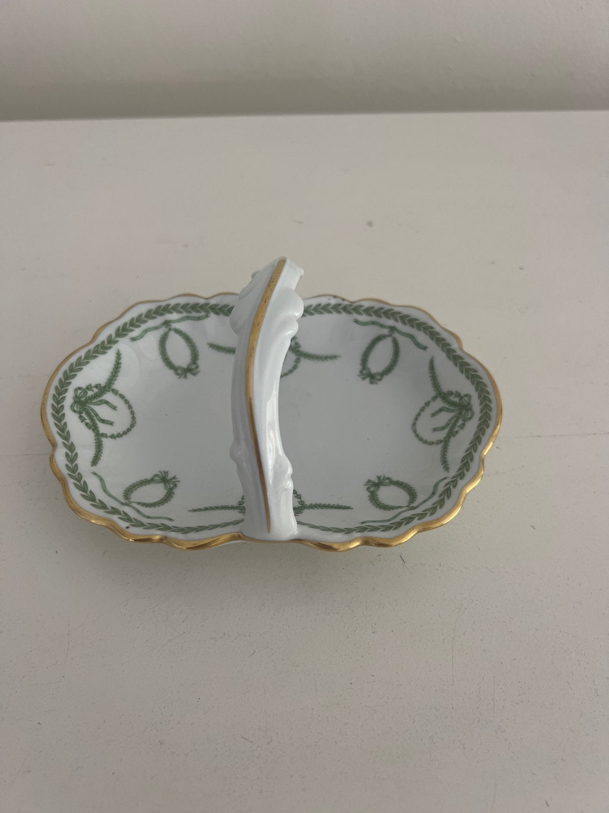 Royal Limoges Cheverny Porseleinen Schaaltje met Handvat, Antiek en Kunst, Antiek | Schalen, Ophalen of Verzenden