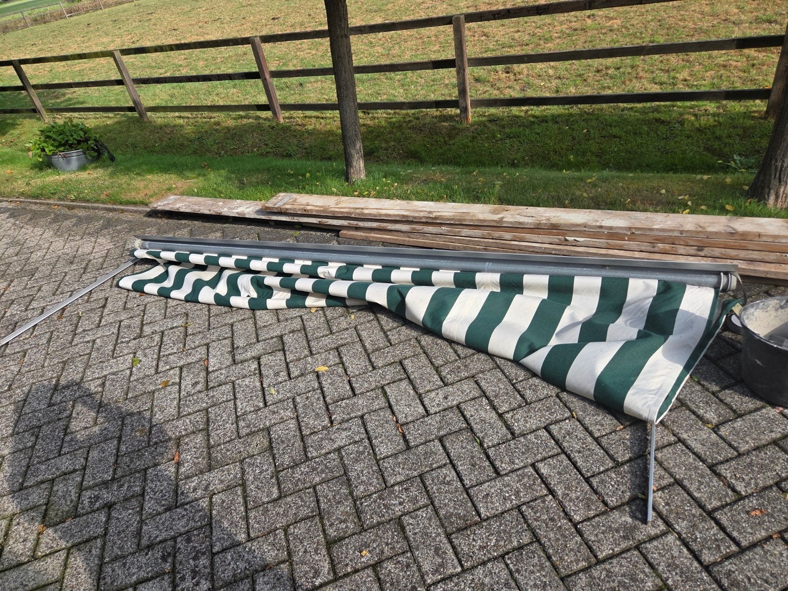 zonnescherm, Ophalen, Gebruikt, 250 cm tot 450 cm, Knikarmscherm