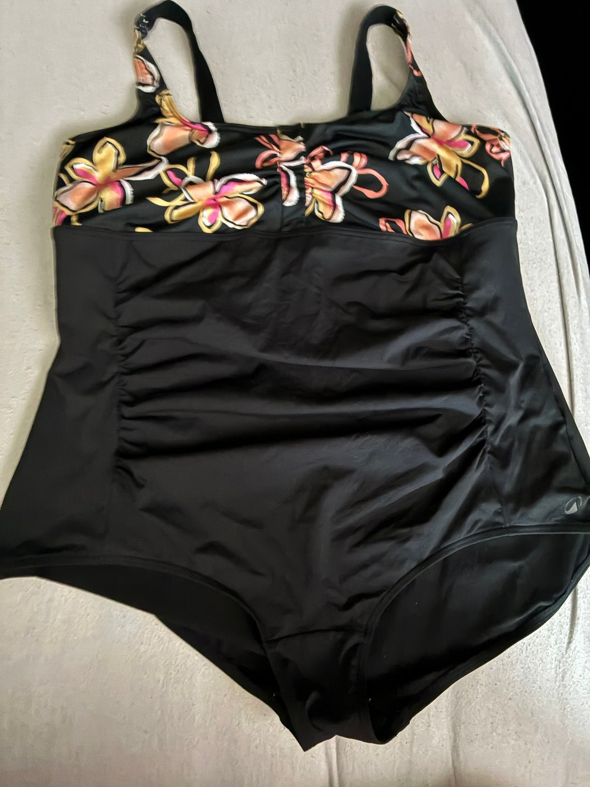 Zwart badpak met bloemenprint, Kleding | Dames, Badmode en Zwemkleding, Verzenden, Nieuw, Zwart, Badpak