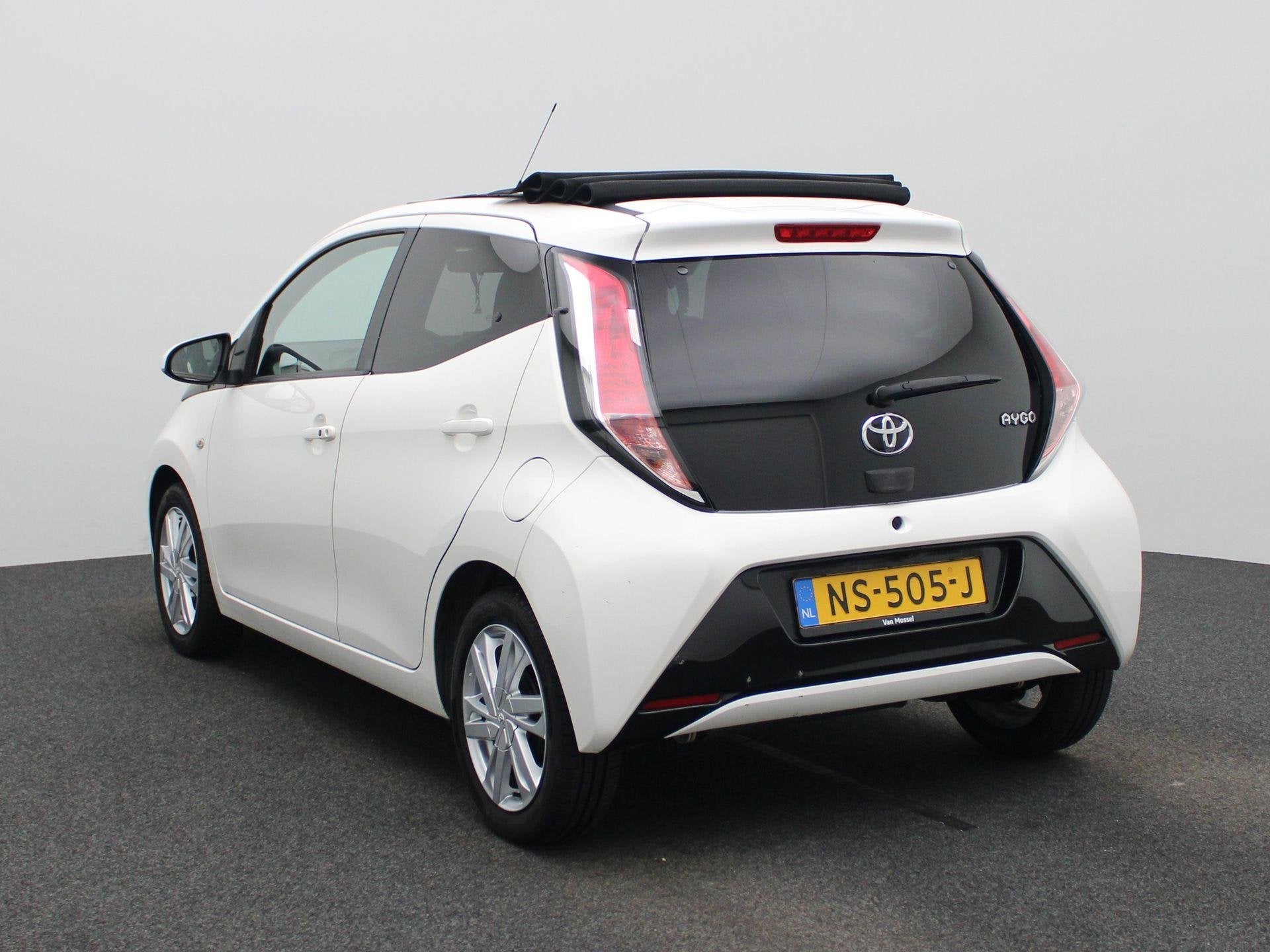 Toyota Aygo 1.0 VVT-i x-wave | Cruise Control | Achteruitrij, Voorwielaandrijving, 12 maanden, Stof, Gebruikt