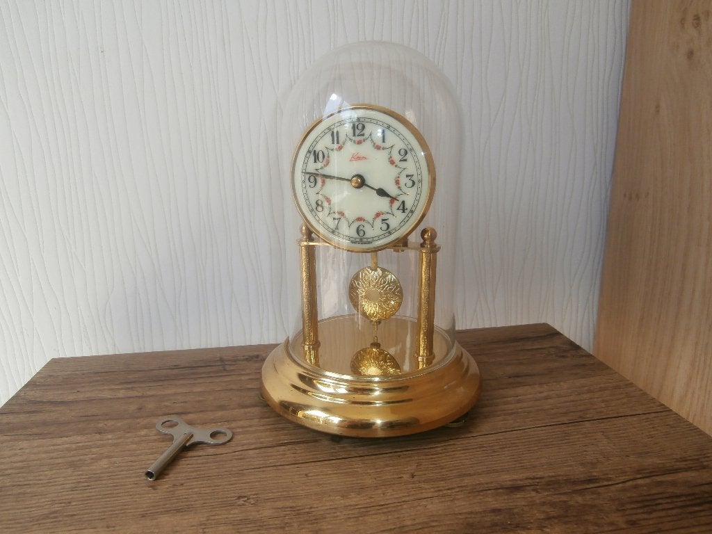 Nette Kern Stolpklok met Slinger, Antiek en Kunst, Ophalen of Verzenden