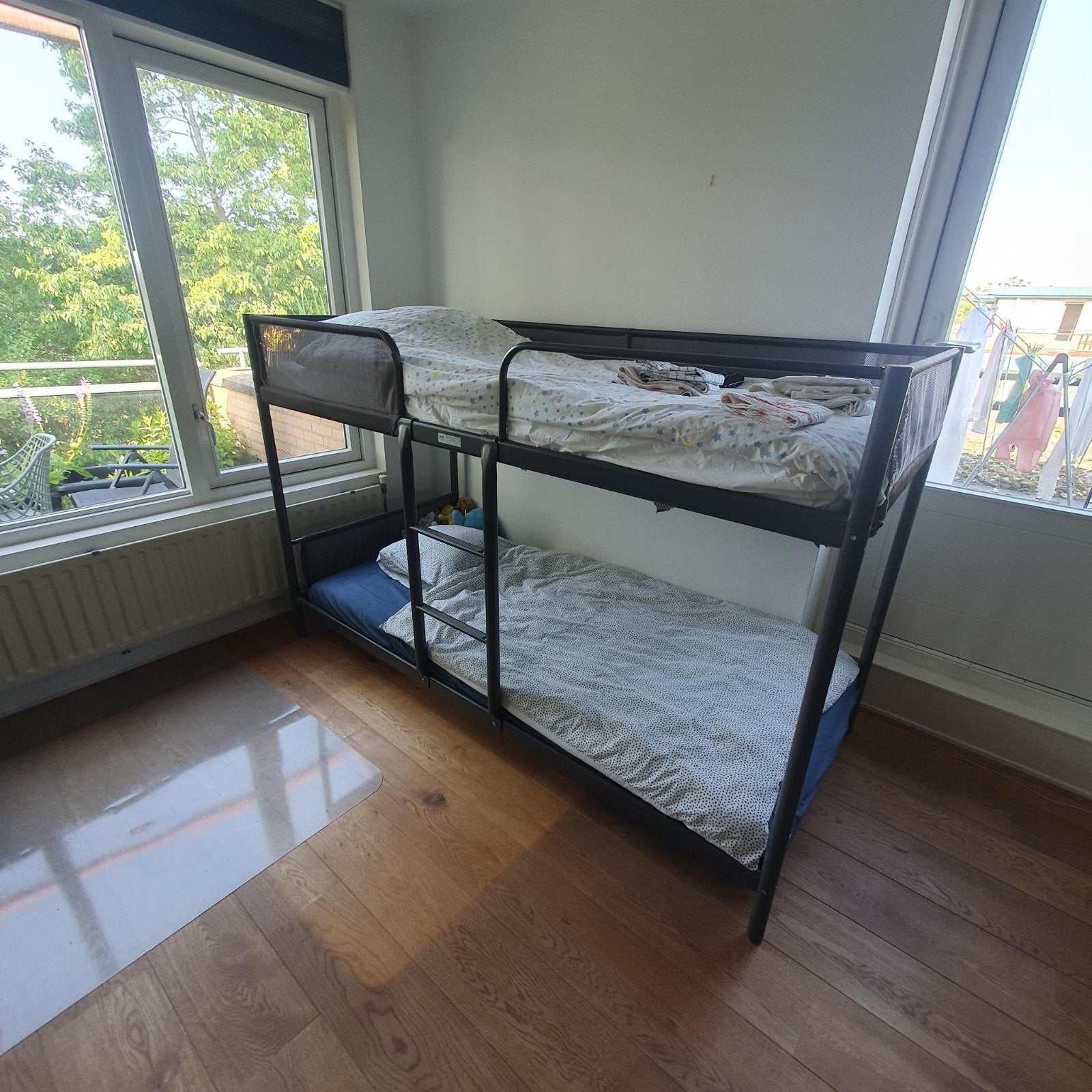 Stevig metalen stapelbed - Ideaal voor kleine kamers, Ophalen of Verzenden