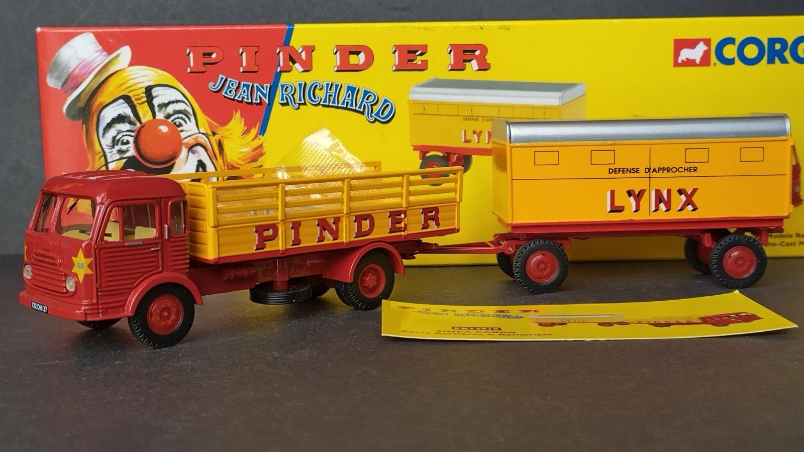 Simca Cargo  circus Pinder Jean Richard 1:50 Corgi Pol, Hobby en Vrije tijd, Corgi, ., Nieuw, Bus of Vrachtwagen