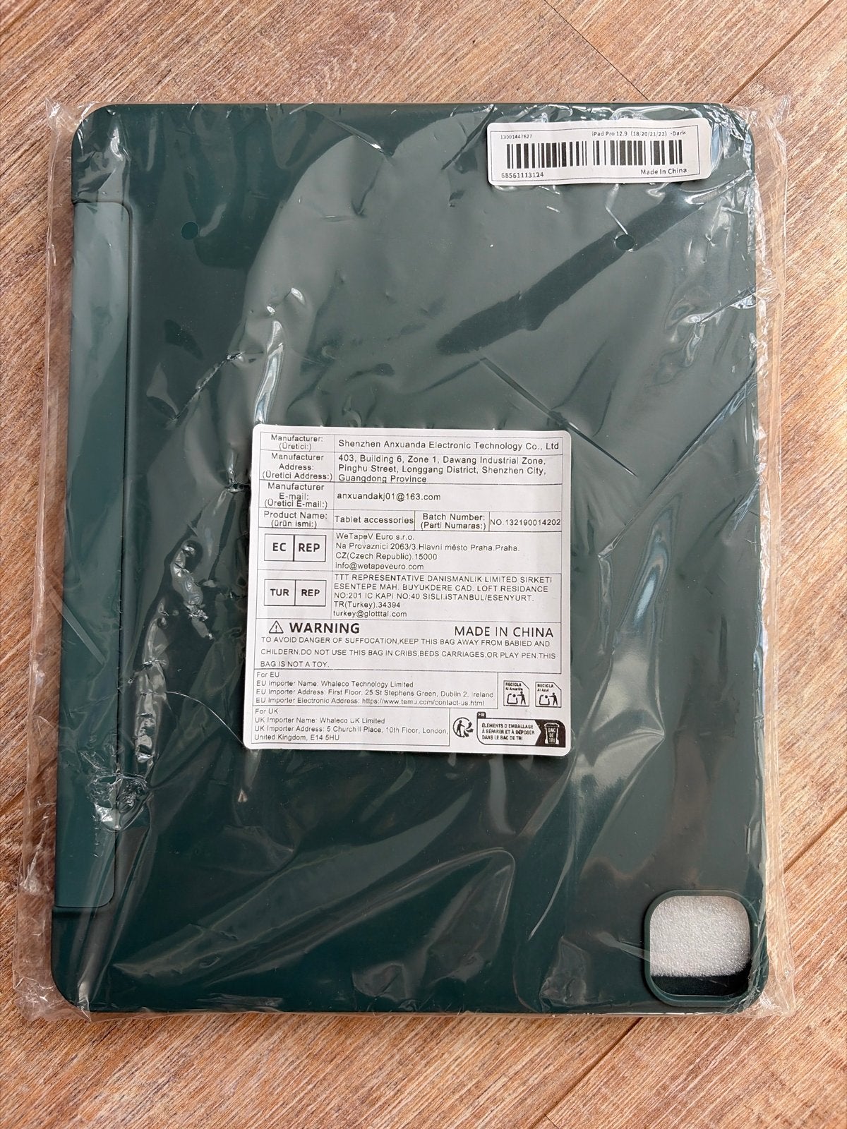 Foto 2 van Nieuwe Groene iPad Pro 12.9 inch Hoes gratis