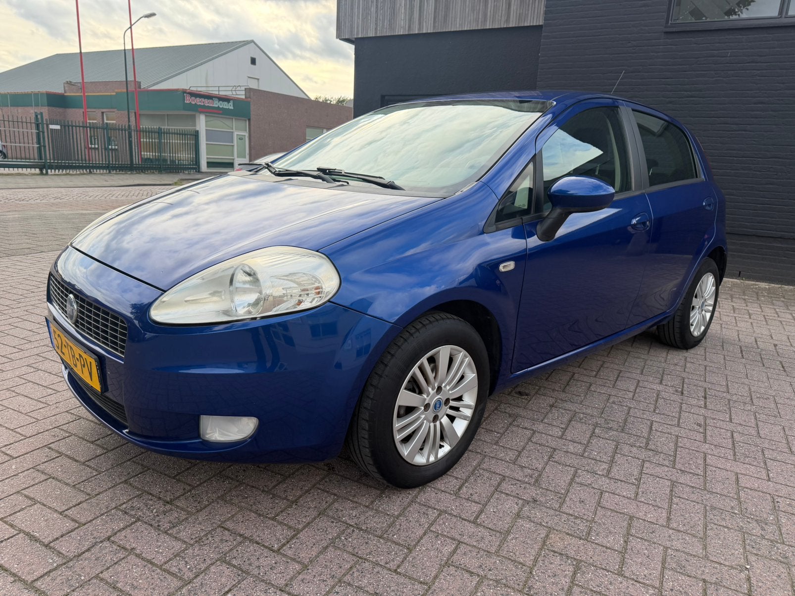 Fiat Punto 1.4 5DR 2006 Blauw AIRCO, Auto's, Voorwielaandrijving, Stof, 40 €/maand, 4 cilinders