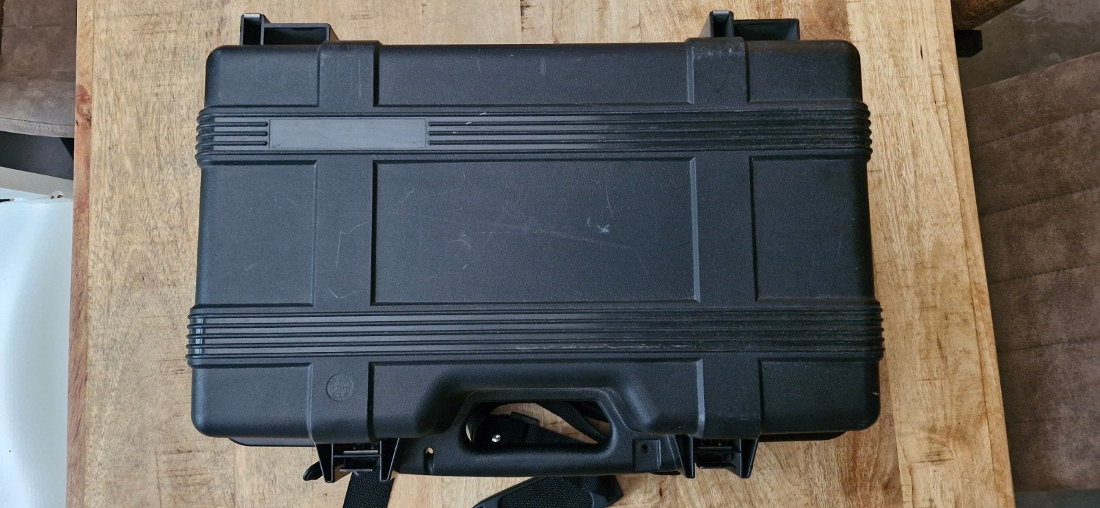 Zwarte stevige koffer 50x30x20cm - Ideaal voor gereedschap, Gebruikt, 50 tot 75 cm, Ophalen of Verzenden, Minder dan 40 cm