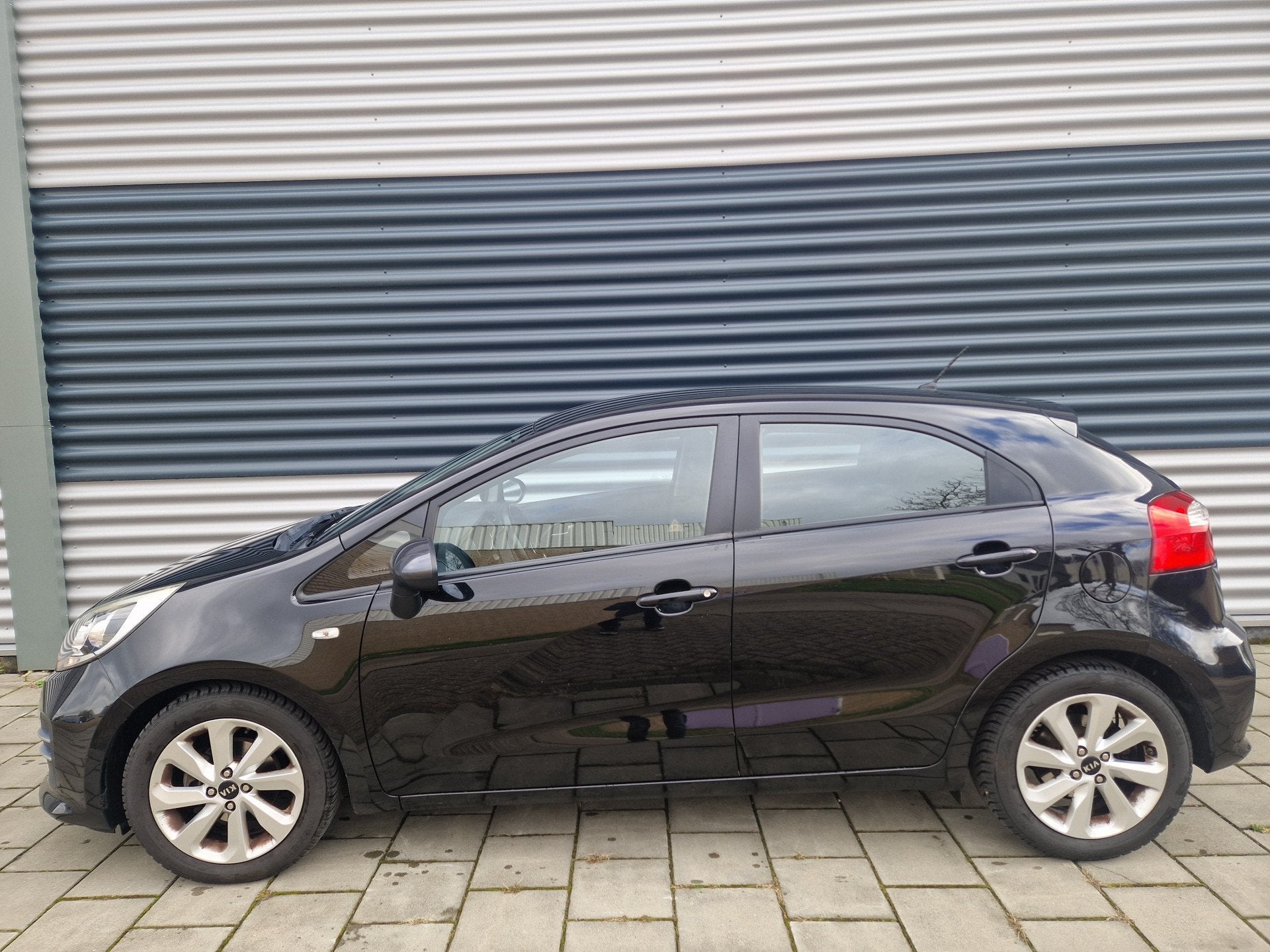 Kia Rio 1.2 CVVT ComfortLine Climatronic, afneembare trekhaa, Auto's, 1027 kg, Euro 6, 4 cilinders, Zwart