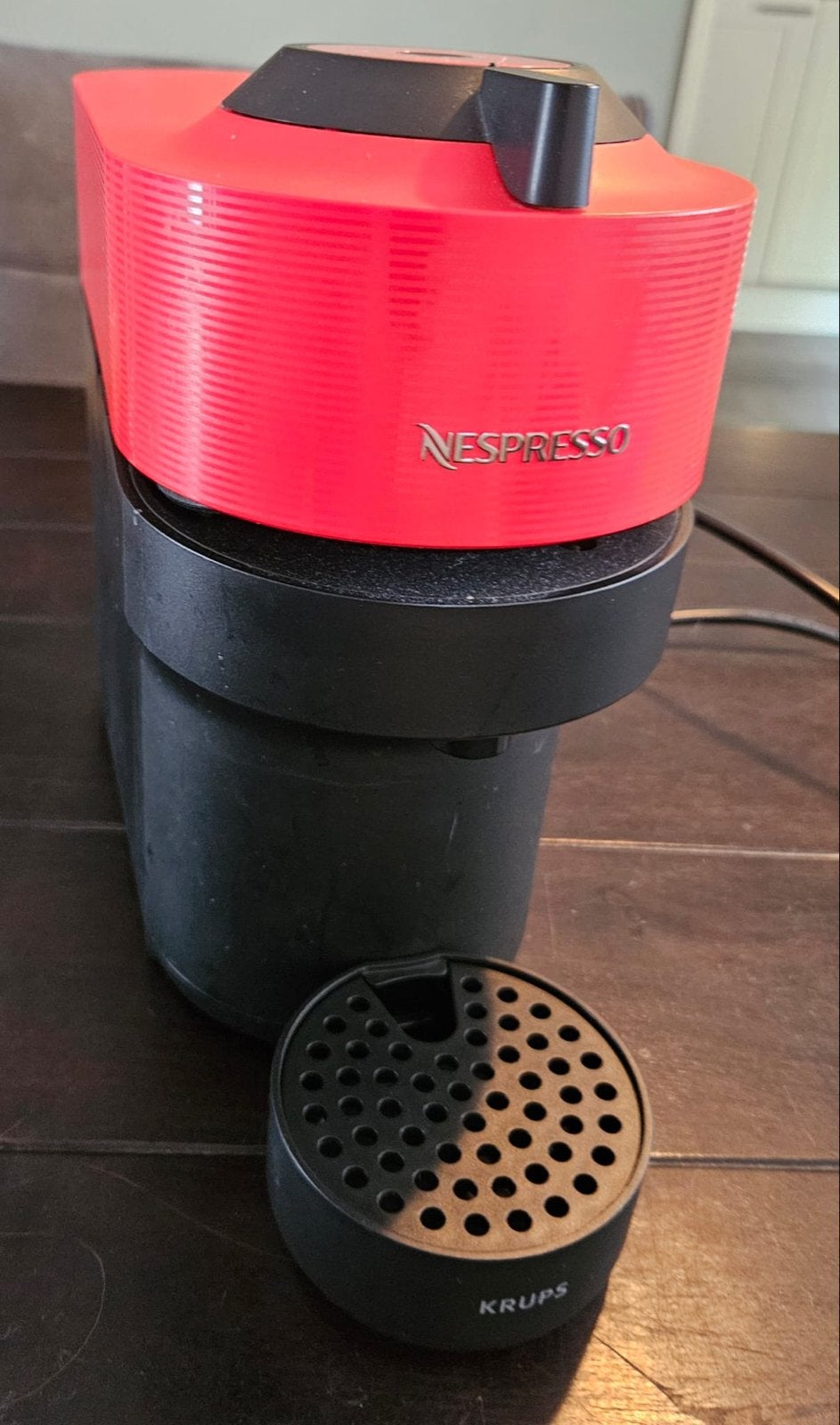 Nespresso Vertuo Pop - Levendige Rode Koffiemachine, Ophalen, Koffiemachine, Zo goed als nieuw, 1 kopje