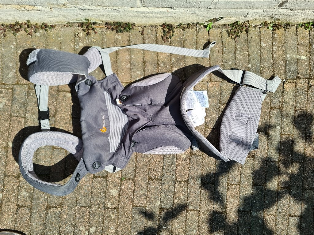 Grijze ErgoBaby 360 draagzak cool air mesh + Easy Snug inzet, Kinderen en Baby's, Babydragers en Draagdoeken, Overige merken, Gebruikt