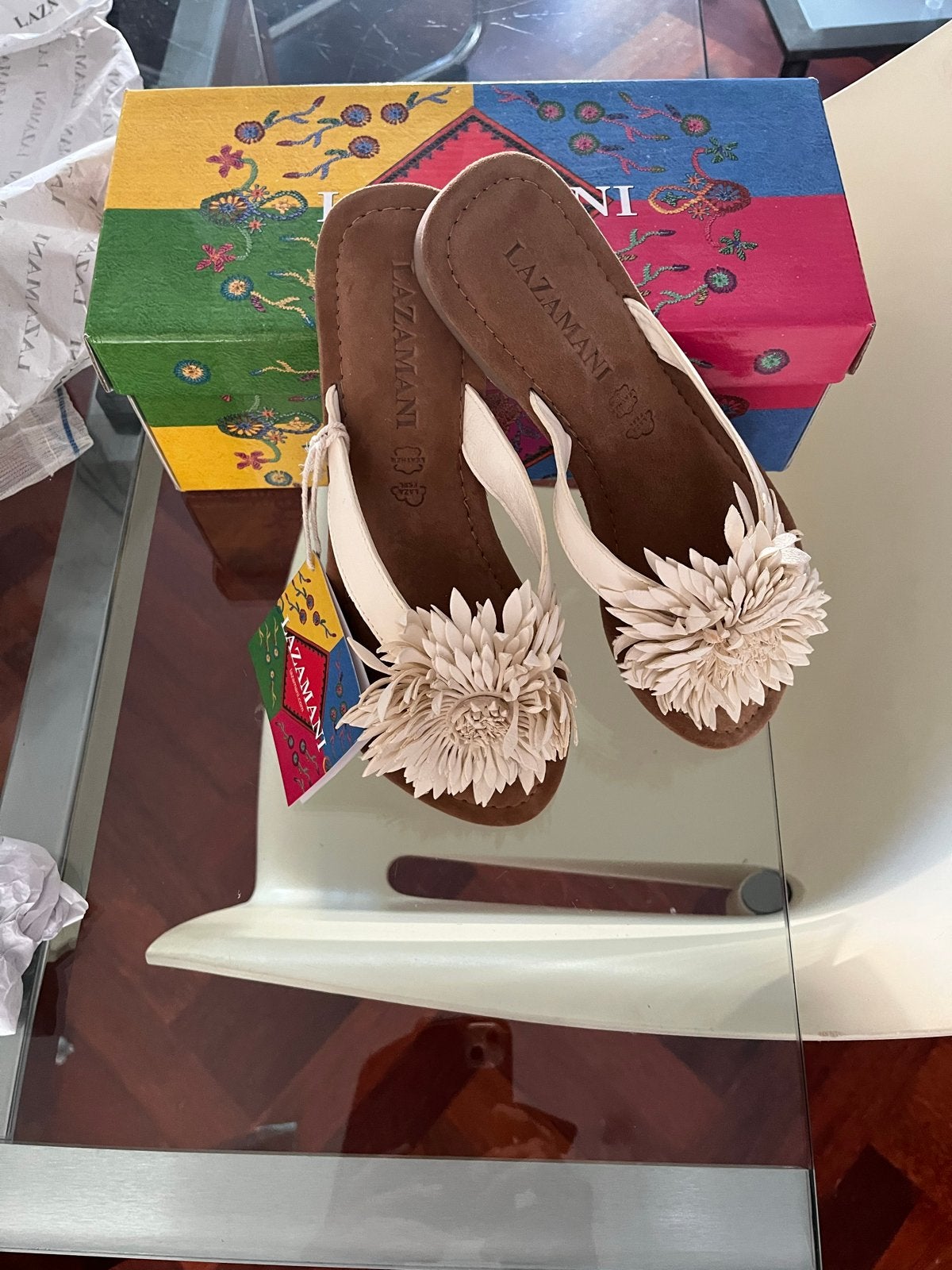 Nieuwe Lazamani slippers met bloem - Maat 38, Slippers, Wit, Nieuw, Ophalen of Verzenden