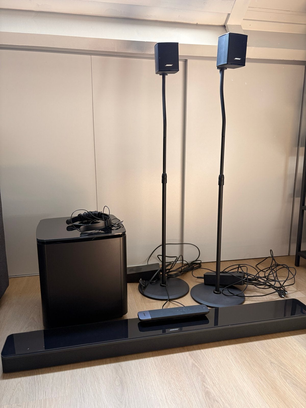 Bose 700 Soundbar met Subwoofer en Surround Speakers, Ophalen, Bluetooth, Zo goed als nieuw