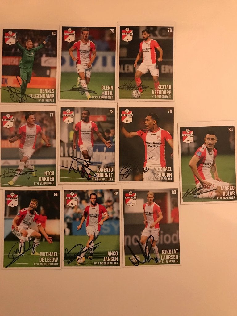 FC Emmen Voetbalplaatjes - Gesigneerd, Ophalen of Verzenden, Zo goed als nieuw, Meerdere plaatjes