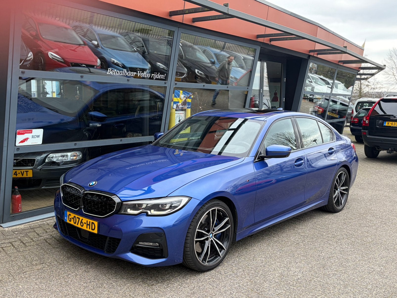 BMW 3-Serie 330i 258pk Aut 2019 Blauw, Auto's, Automaat, 1998 cc, Achterwielaandrijving, Zwart