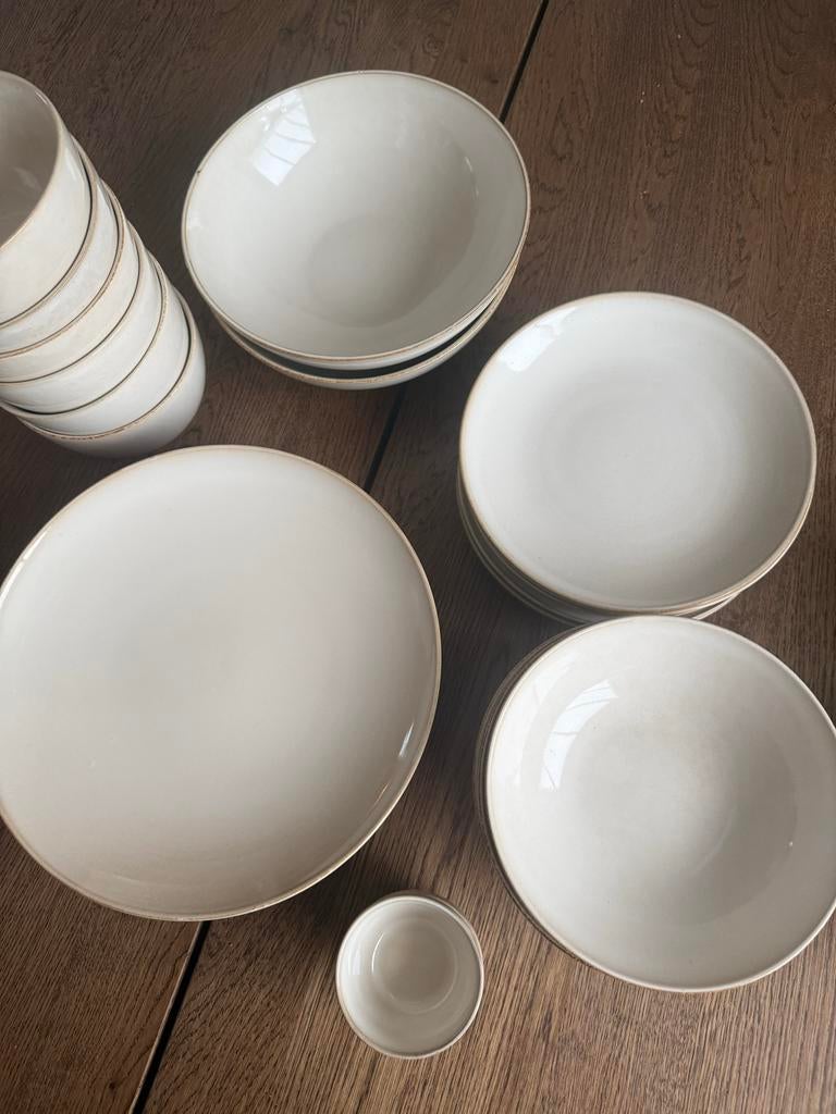 Uitgebreid Beige Servies - 6 Persoons, Keramiek, Ophalen of Verzenden, Zo goed als nieuw, Effen
