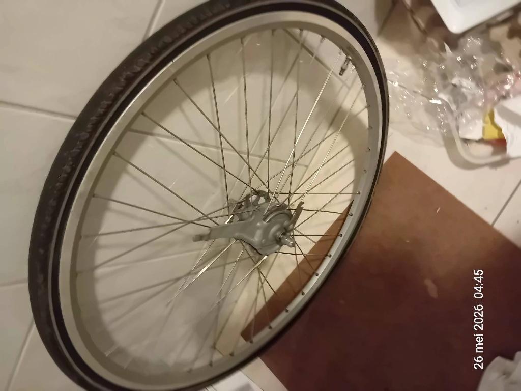 Fiets voorwiel met remtrommel, 28", Ophalen of Verzenden, Zo goed als nieuw, Wiel, Aluminium