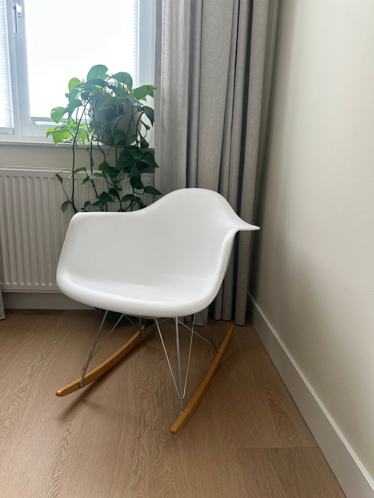 Schommelstoel, Huis en Inrichting, Stoelen, Ophalen, Gebruikt, Wit, Eén