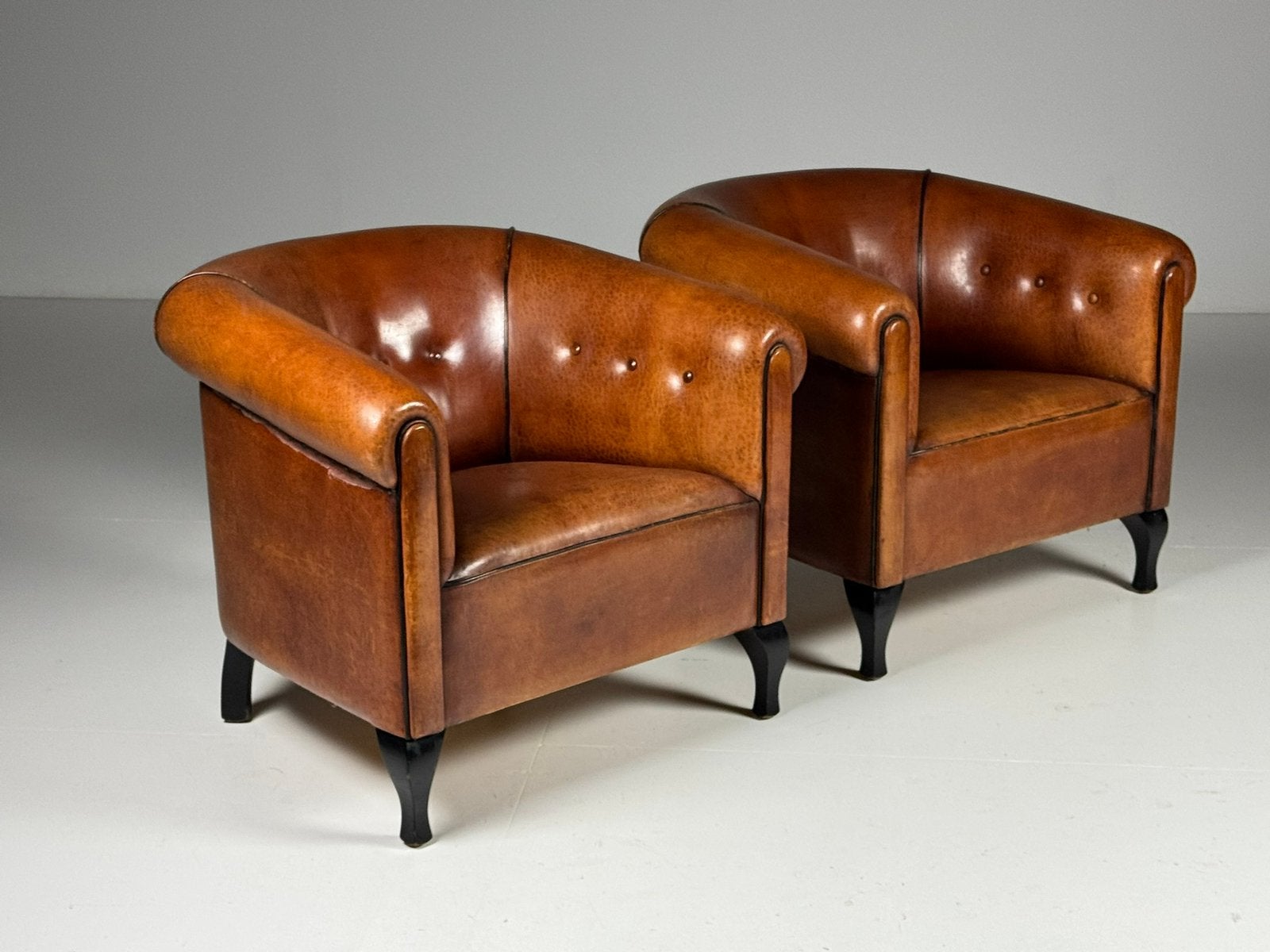 Collectie schapenleren fauteuils en banken