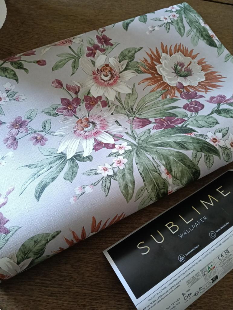 Behang Subline Elegant Flower Lila - Tropisch Bloemenpatroon, Ophalen of Verzenden, Minder dan 10 m², Groen, Tropisch, Bloemen, Elegant