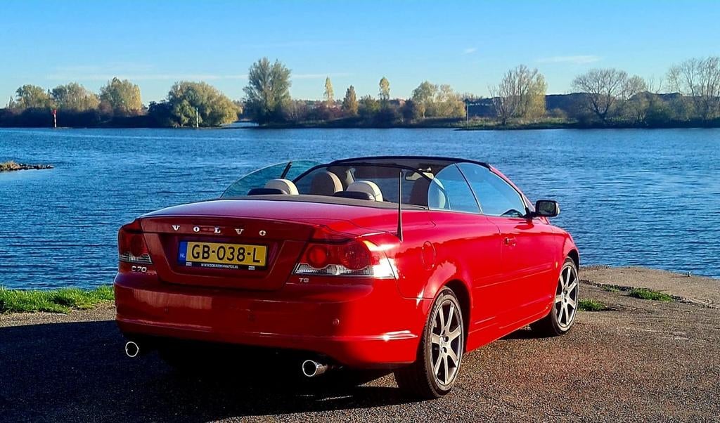 Volvo C70 2.5 T5 2006 Rood, Auto's, Volvo, Voorwielaandrijving, C70, Beige, Cabriolet