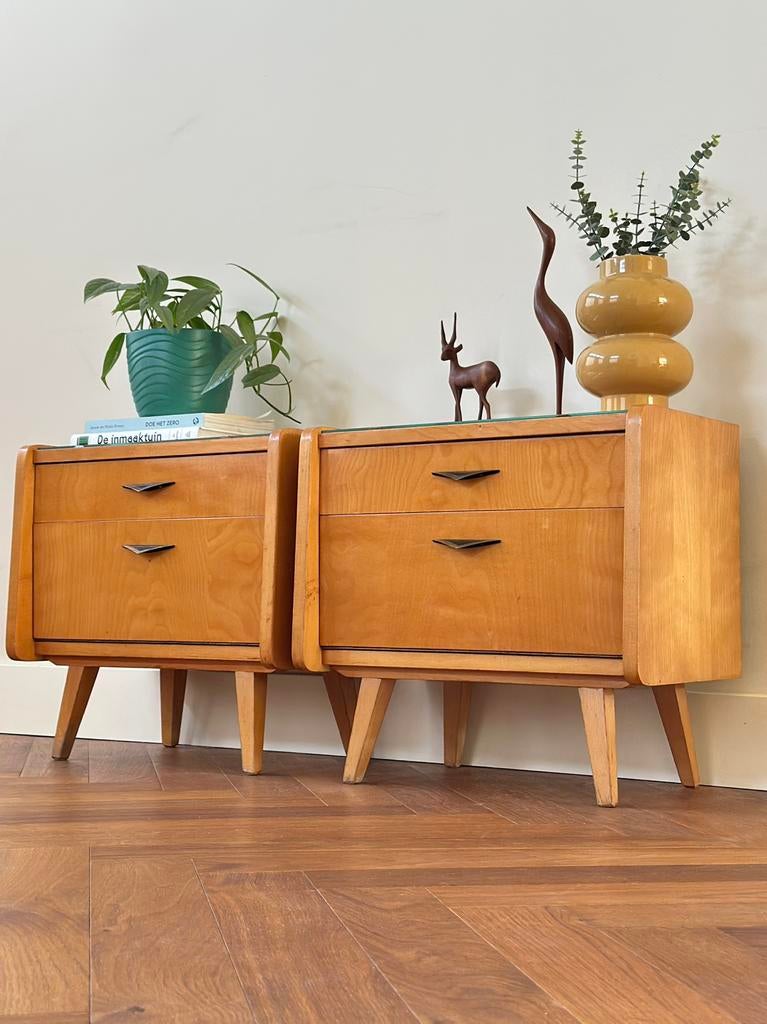 Set 2 vintage nachtkastjes hout jaren 50/60/70, Ophalen, Gebruikt, 45 tot 65 cm, Minder dan 55 cm