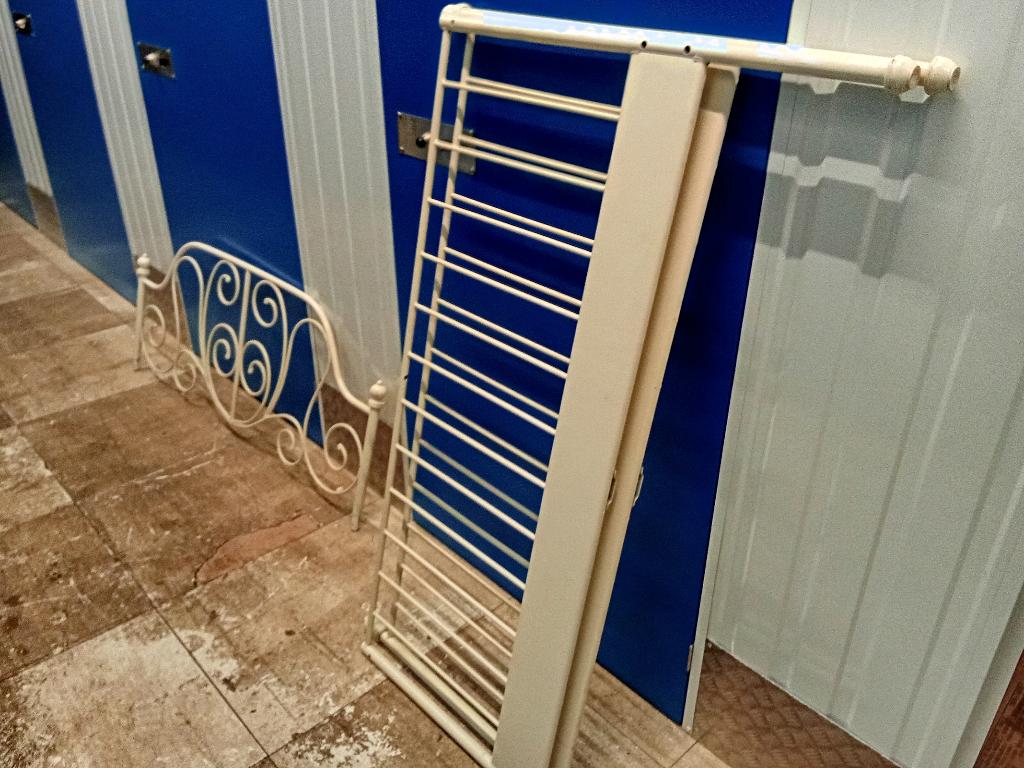Ikea bedframe Leivrik, Ophalen, Gebruikt, Wit, Tweepersoons