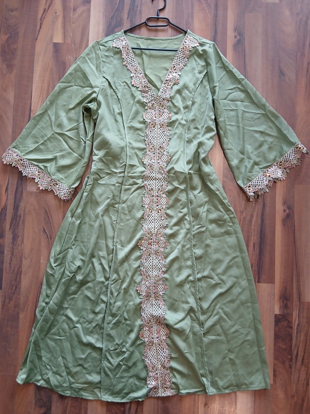 Nieuwe XL Arabische Abaya Jellaba kaftan Jurk met Goud, Maat 46/48 (XL) of groter, Nieuw, Ophalen of Verzenden, Onder de knie