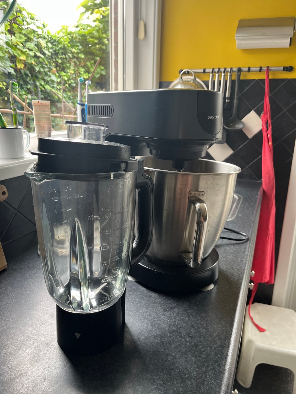 SilverCrest Keukenmachine met Blender - Zo goed als nieuw, 1 tot 2 liter, Ophalen, Zo goed als nieuw, 3 snelheden of meer
